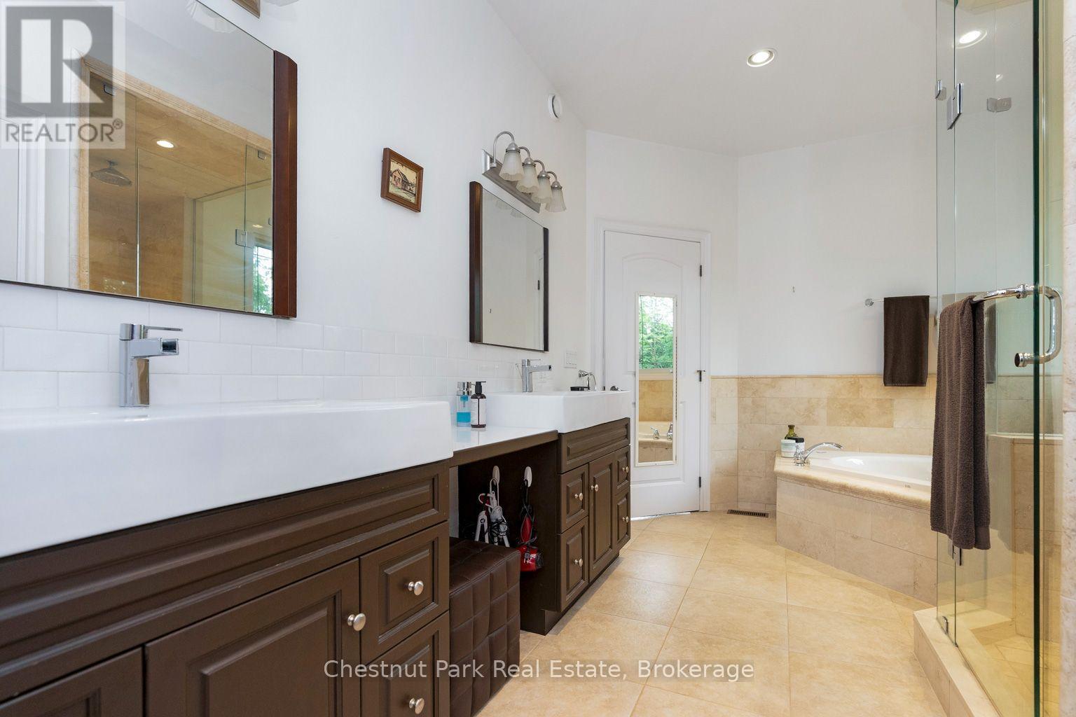 Double sinks in en-suites - 133 Lakeshore Road E, Blue Mountains, ON - Indoor Photo Showing Bathroom