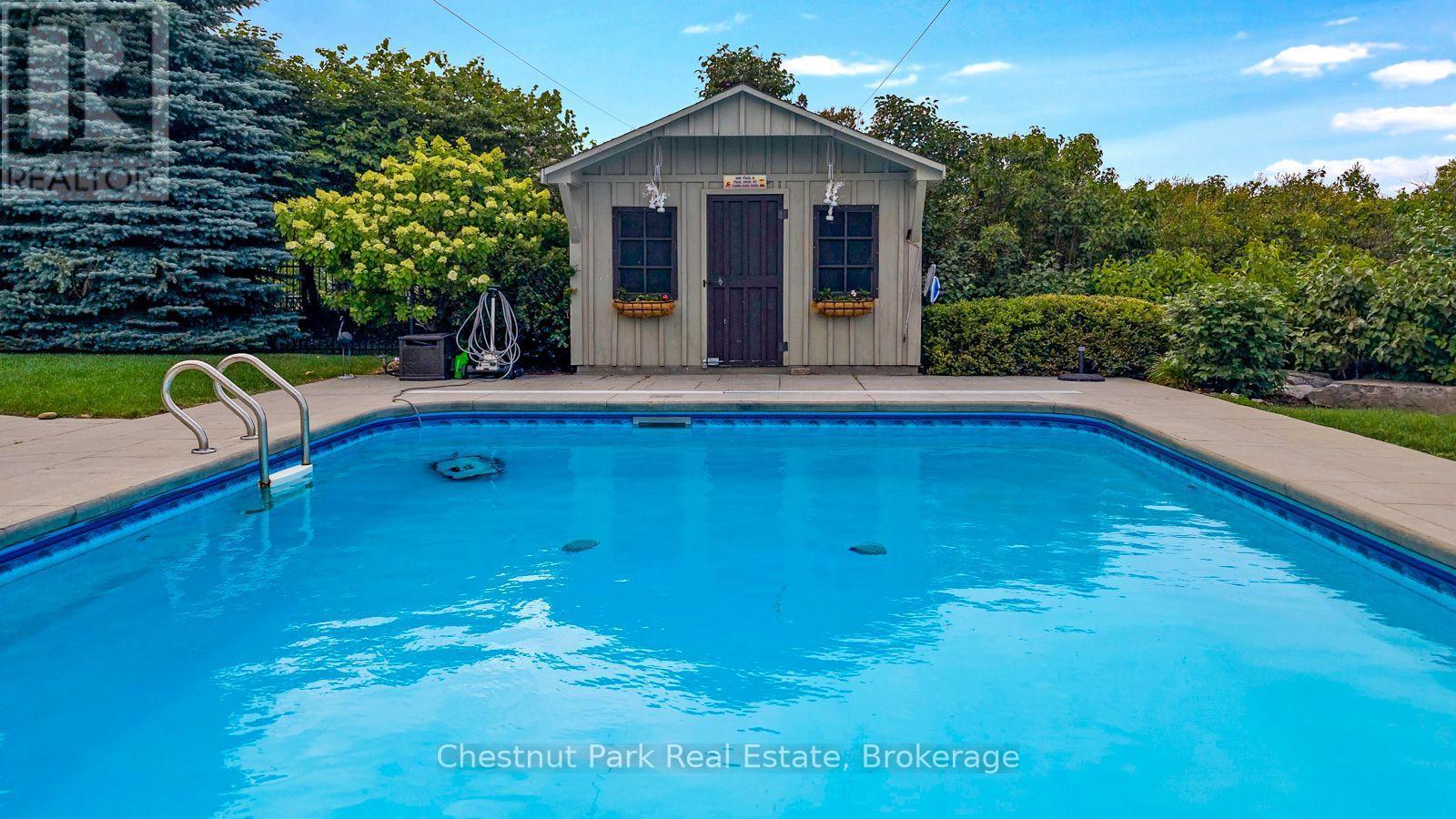 133 Lakeshore Road E, Blue Mountains, ON - Outdoor With In Ground Pool
