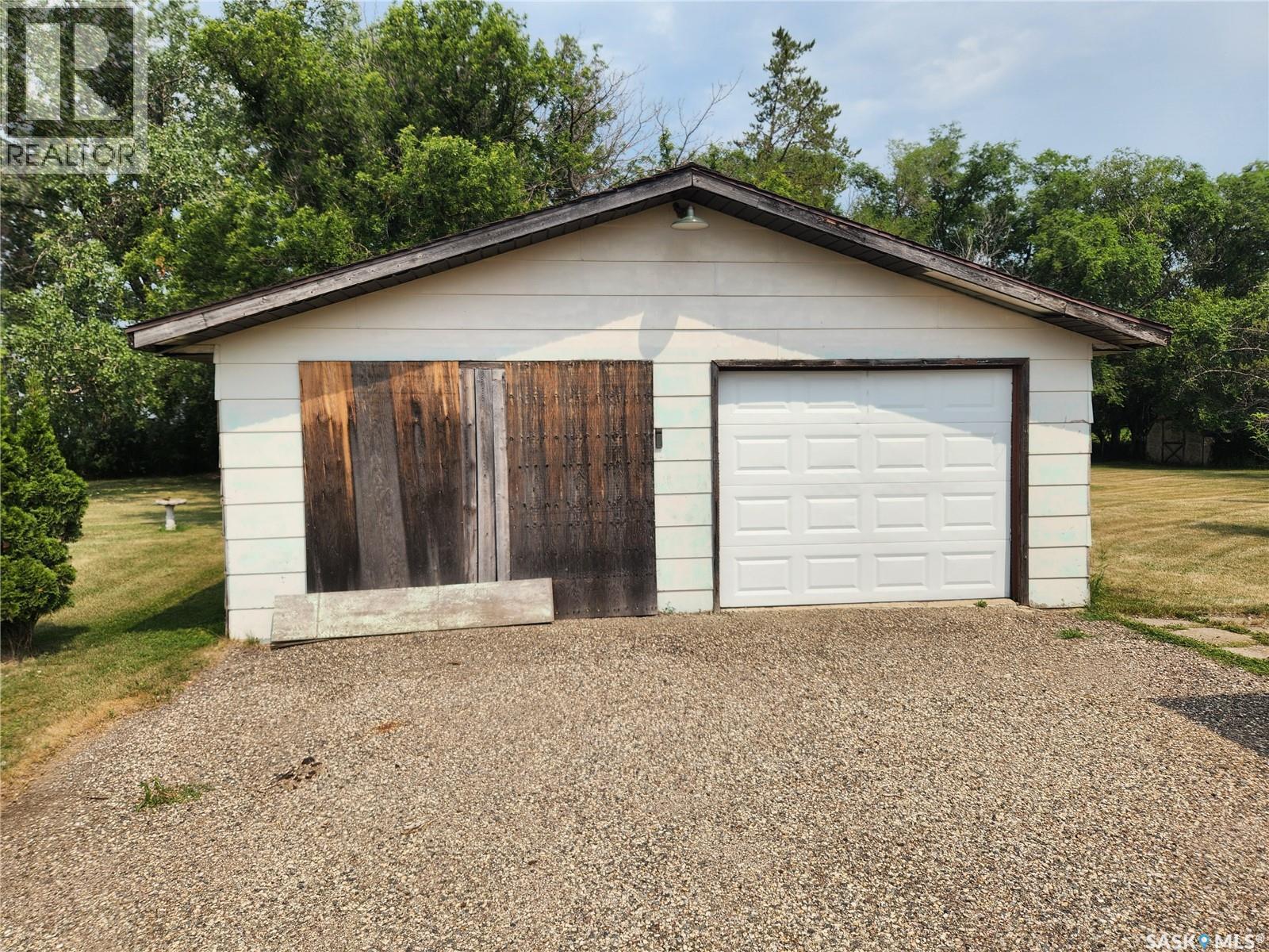 215 Menzies Street, North Portal, SK - Outdoor With Exterior