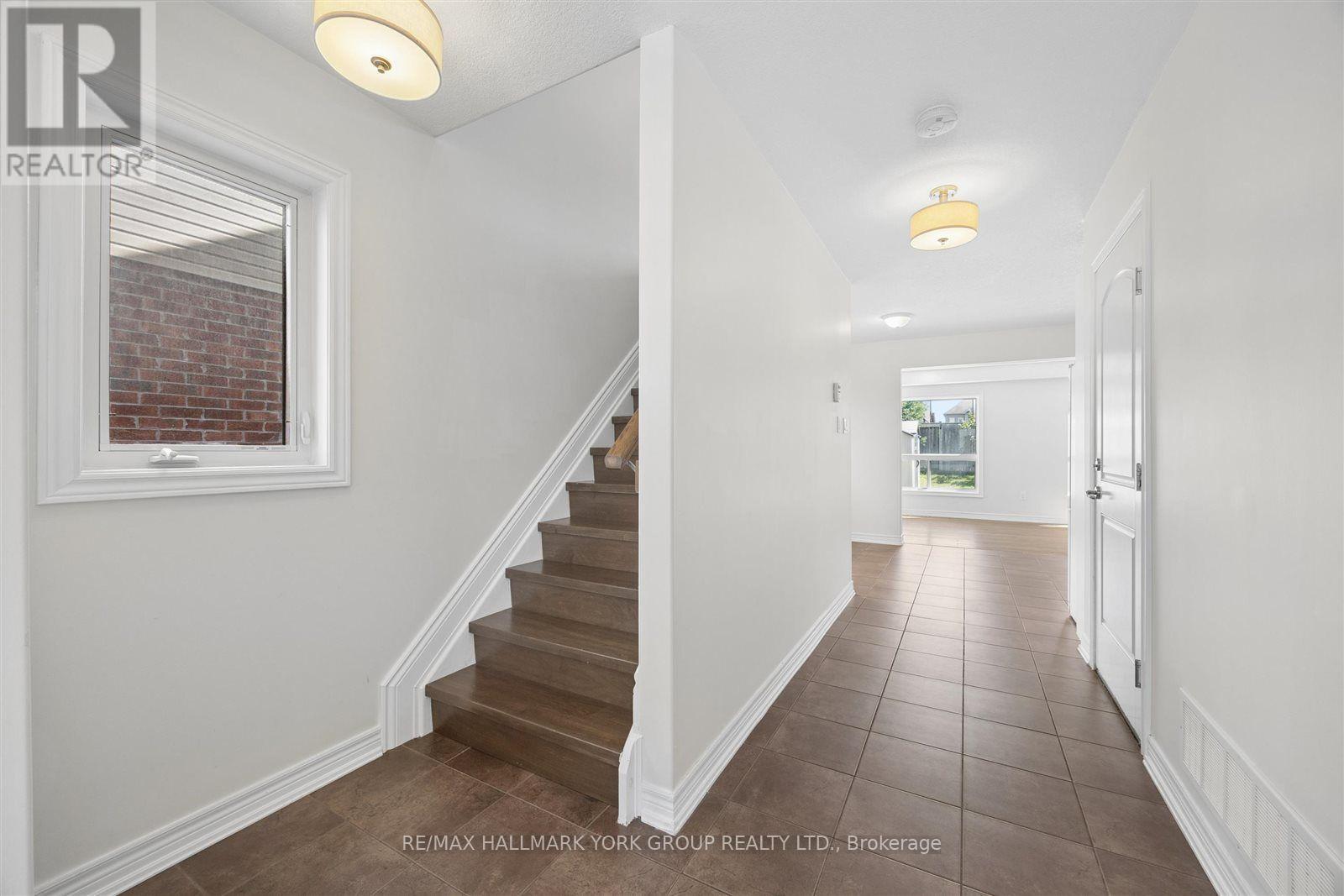 132 Banting Crescent, Essa, ON - Indoor Photo Showing Other Room