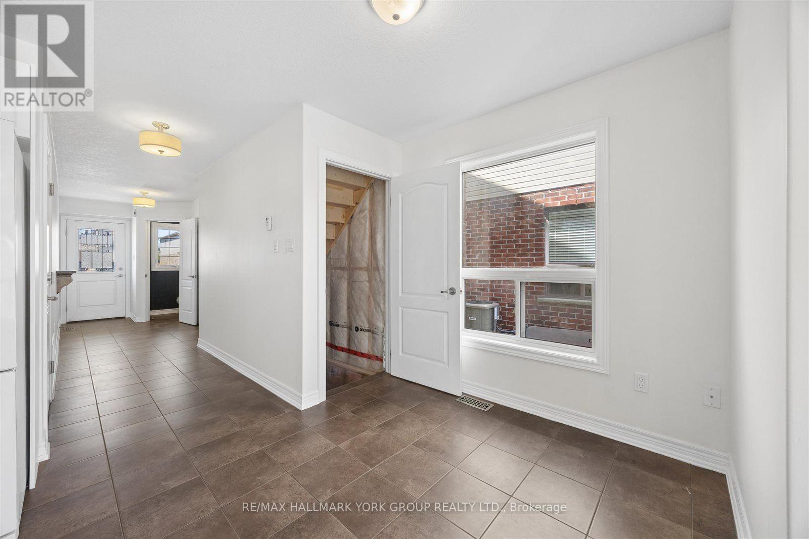132 Banting Crescent, Essa, ON - Indoor Photo Showing Other Room