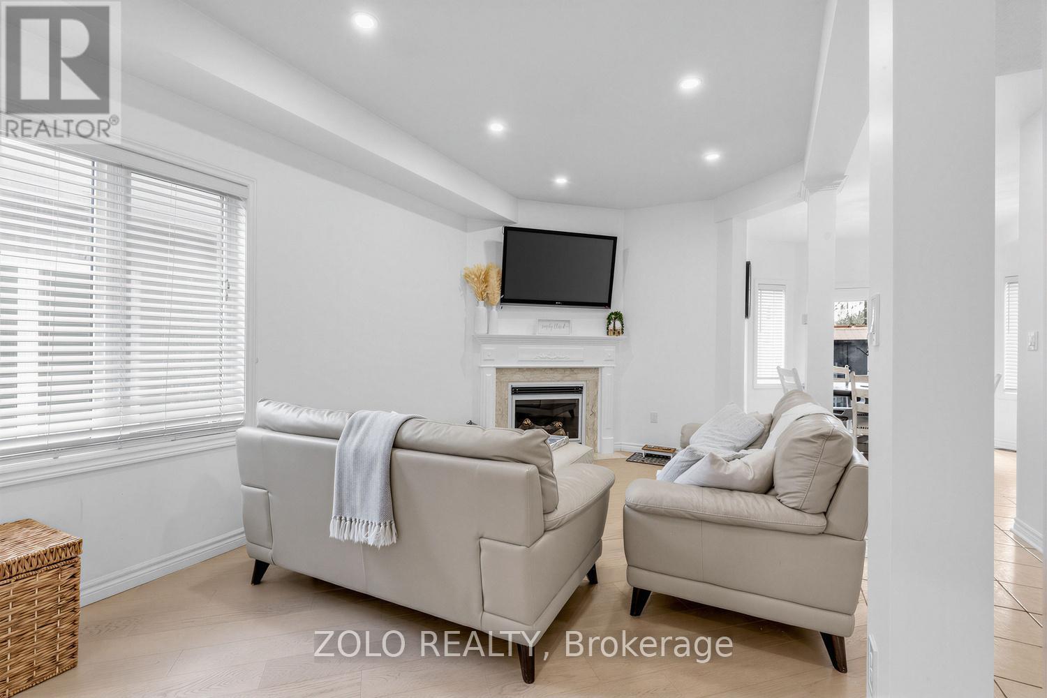 1911 Swan Street, Innisfil, ON - Indoor With Fireplace