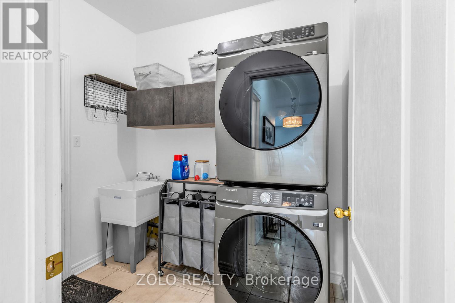 1911 Swan Street, Innisfil, ON - Indoor Photo Showing Laundry Room