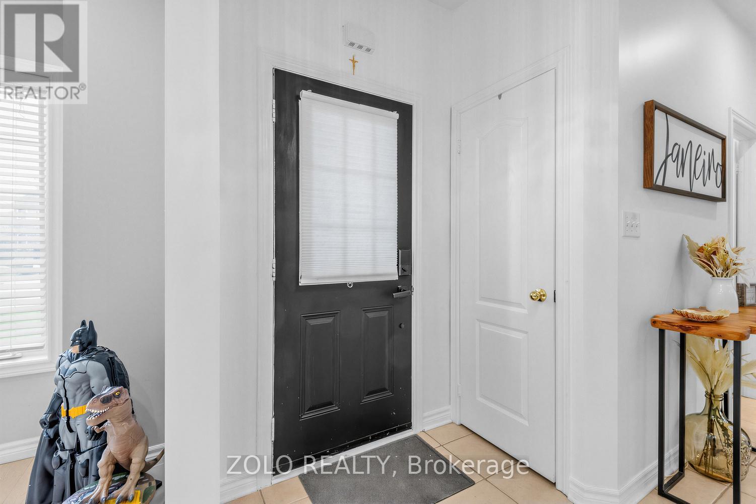 1911 Swan Street, Innisfil, ON - Indoor Photo Showing Other Room
