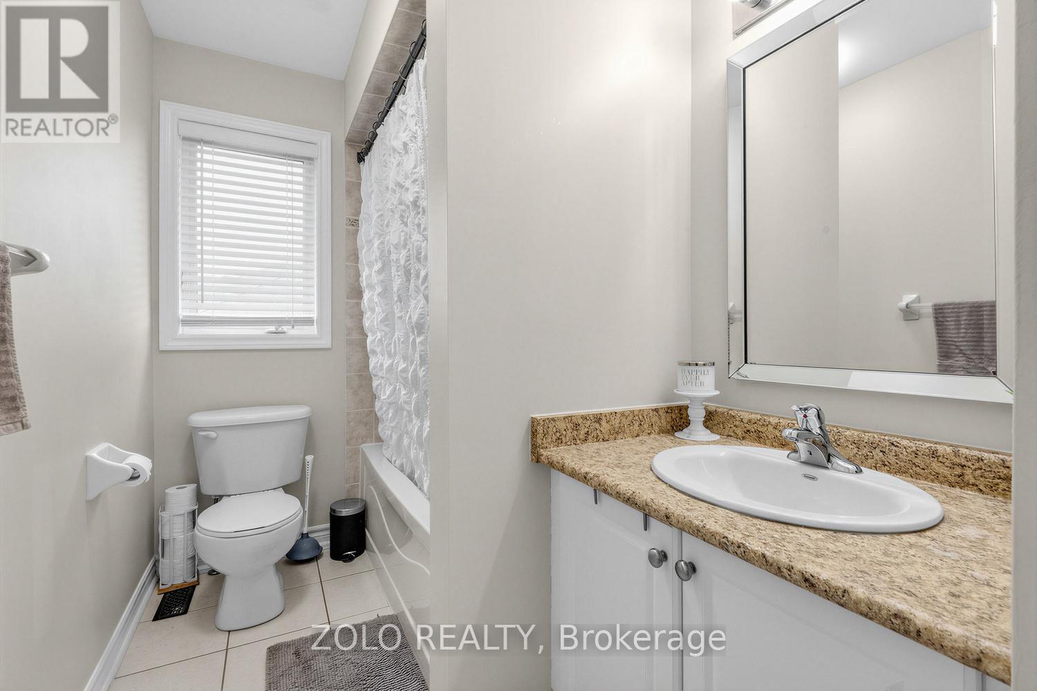 1911 Swan Street, Innisfil, ON - Indoor Photo Showing Bathroom