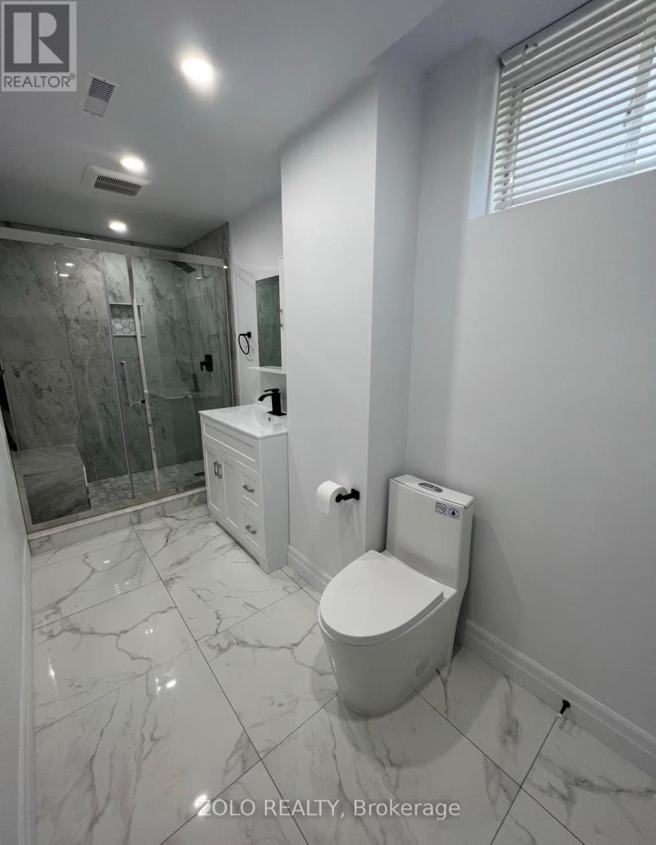 1911 Swan Street, Innisfil, ON - Indoor Photo Showing Bathroom