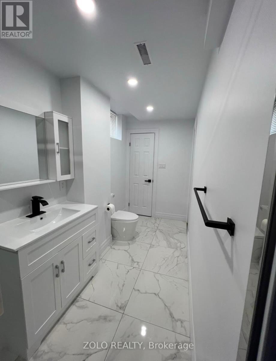 1911 Swan Street, Innisfil, ON - Indoor Photo Showing Bathroom