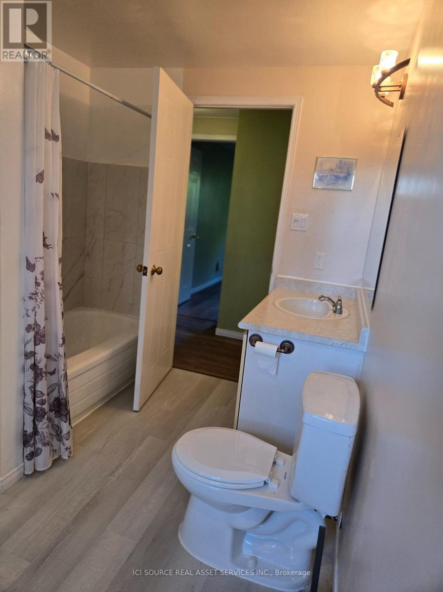 90 Cole Road, Guelph, ON - Indoor Photo Showing Bathroom