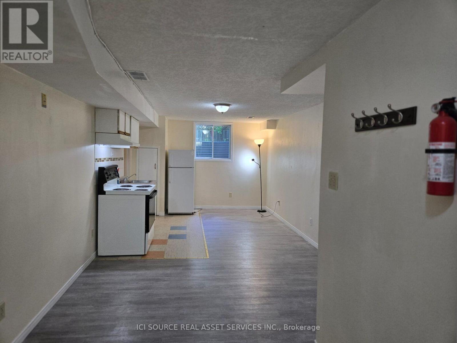 90 Cole Road, Guelph, ON - Indoor Photo Showing Kitchen