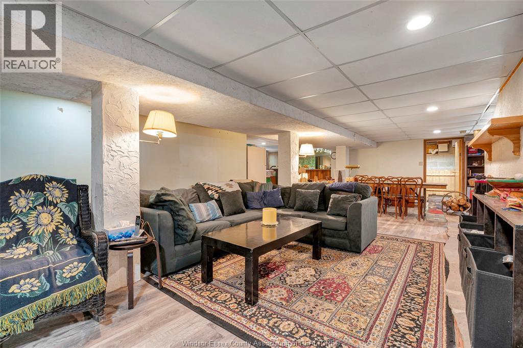 1335 Laurier Drive, Lasalle, ON - Indoor