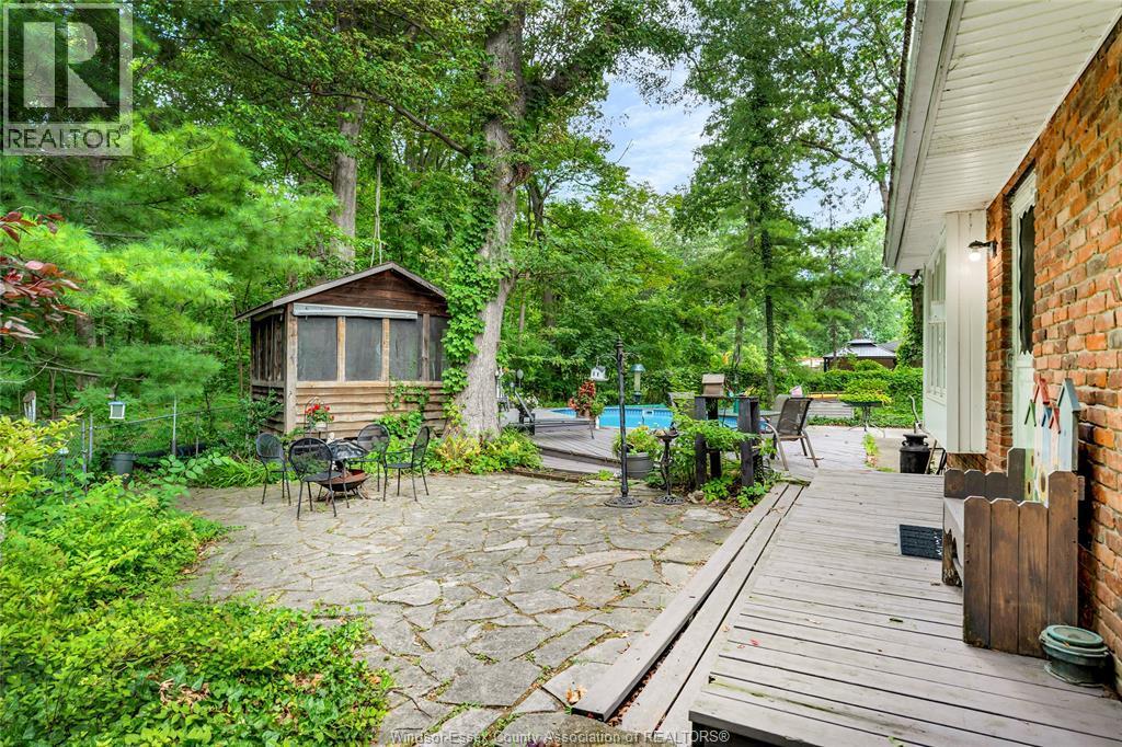 1335 Laurier Drive, Lasalle, ON - Outdoor