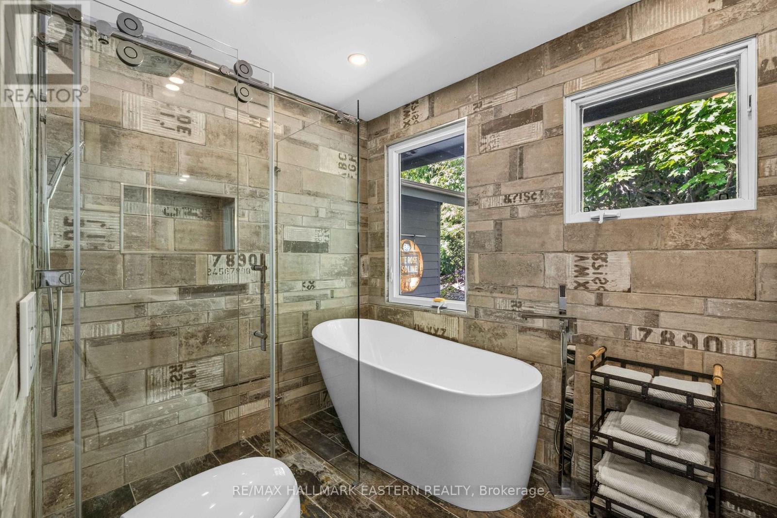 1052 Tedford Lane, Douro-Dummer, ON - Indoor Photo Showing Bathroom