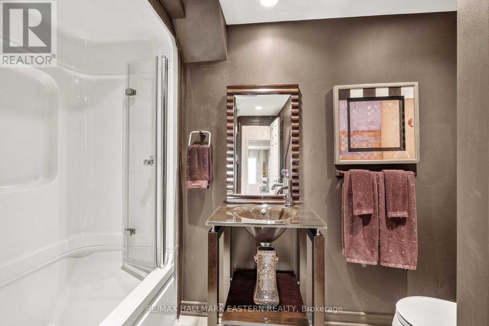 1052 Tedford Lane, Douro-Dummer, ON - Indoor Photo Showing Bathroom