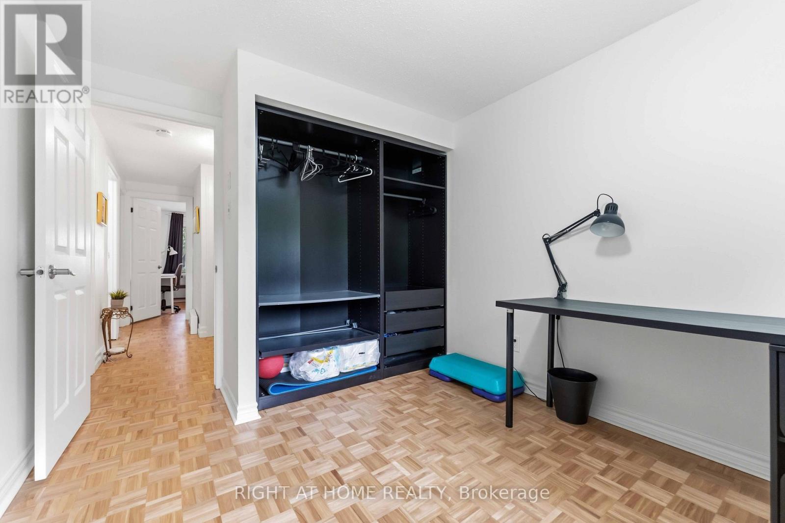73 Hobart Crescent, Ottawa, ON - Indoor Photo Showing Other Room