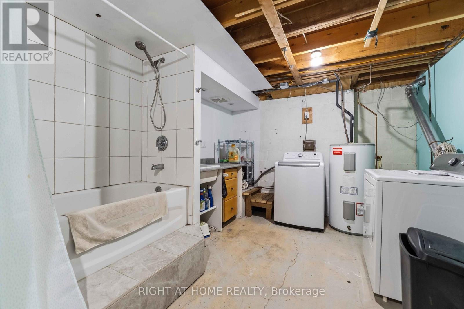 73 Hobart Crescent, Ottawa, ON - Indoor Photo Showing Laundry Room