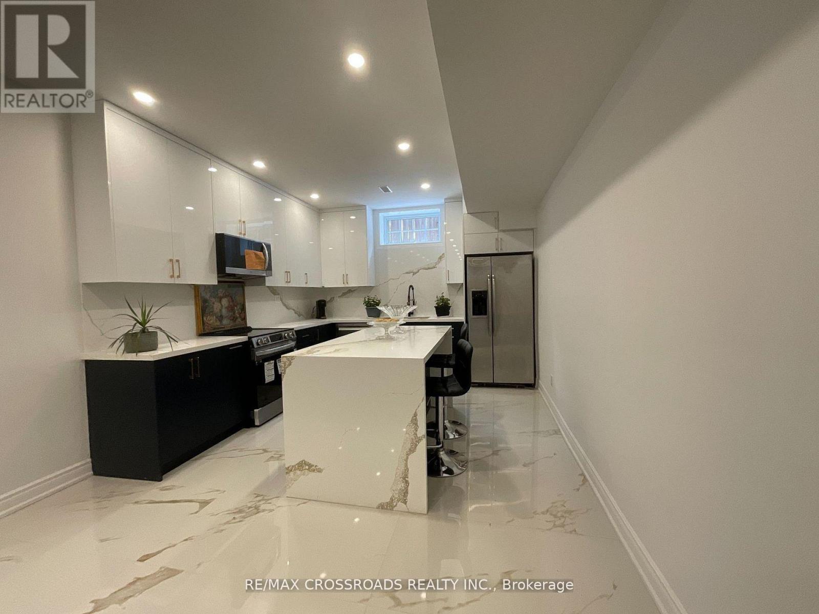 129 Lakeland Crescent, Richmond Hill, ON - Indoor