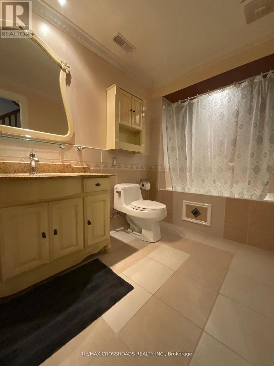 129 Lakeland Crescent, Richmond Hill, ON - Indoor Photo Showing Bathroom