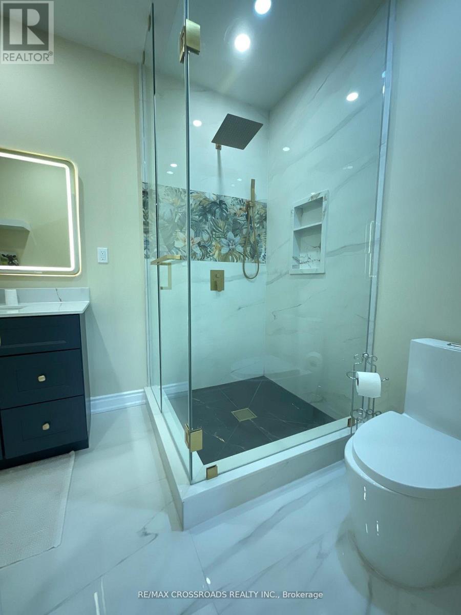 129 Lakeland Crescent, Richmond Hill, ON - Indoor Photo Showing Bathroom