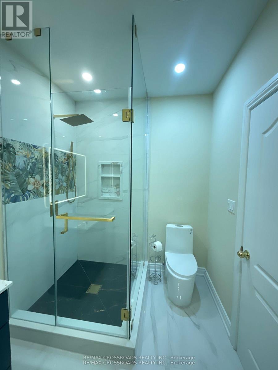 129 Lakeland Crescent, Richmond Hill, ON - Indoor Photo Showing Bathroom