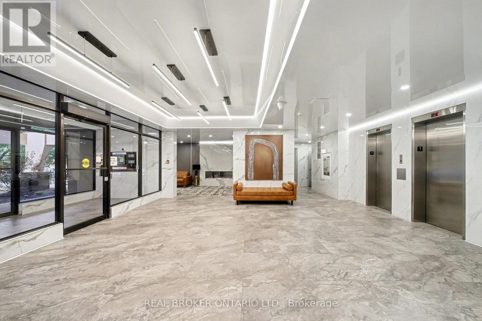 Front Lobby - 100 Canyon Avenue, Toronto, ON - Indoor Photo Showing Other Room