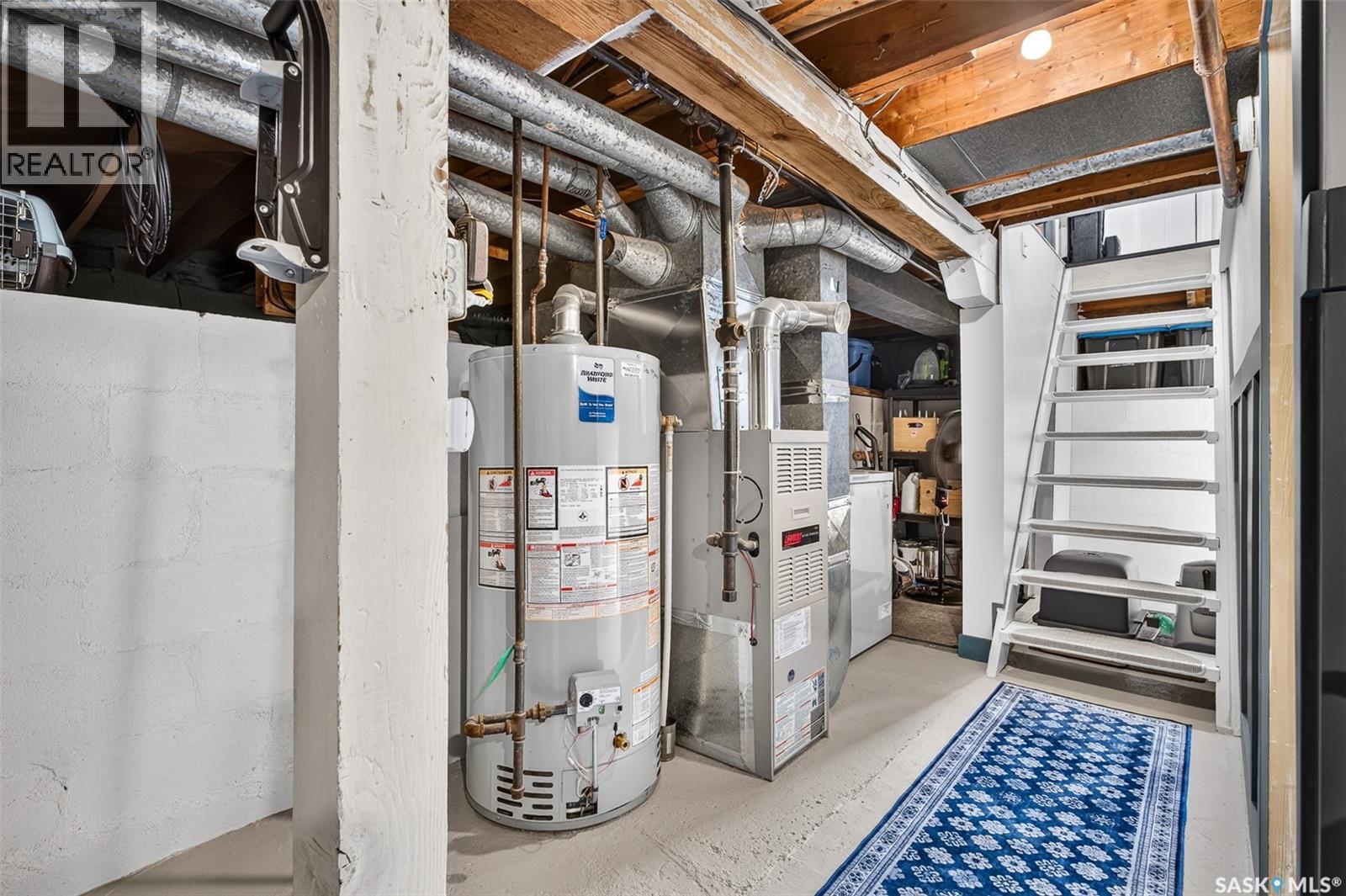 1032 Lillooet Street W, Moose Jaw, SK - Indoor Photo Showing Basement
