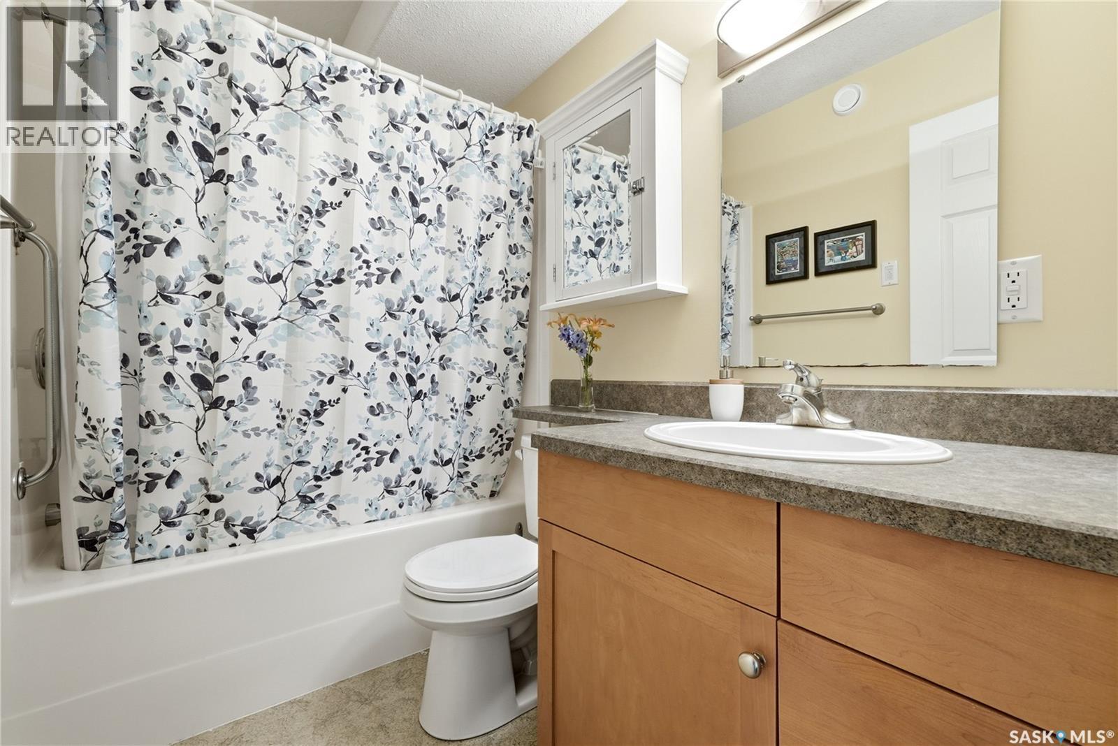 28 Rosedale Avenue, Katepwa Beach, SK - Indoor Photo Showing Bathroom