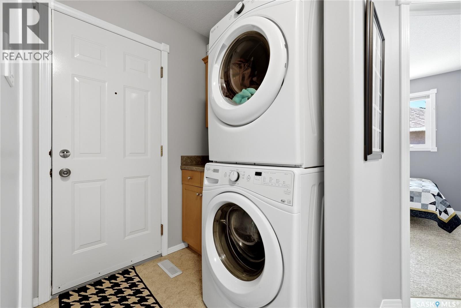 28 Rosedale Avenue, Katepwa Beach, SK - Indoor Photo Showing Laundry Room