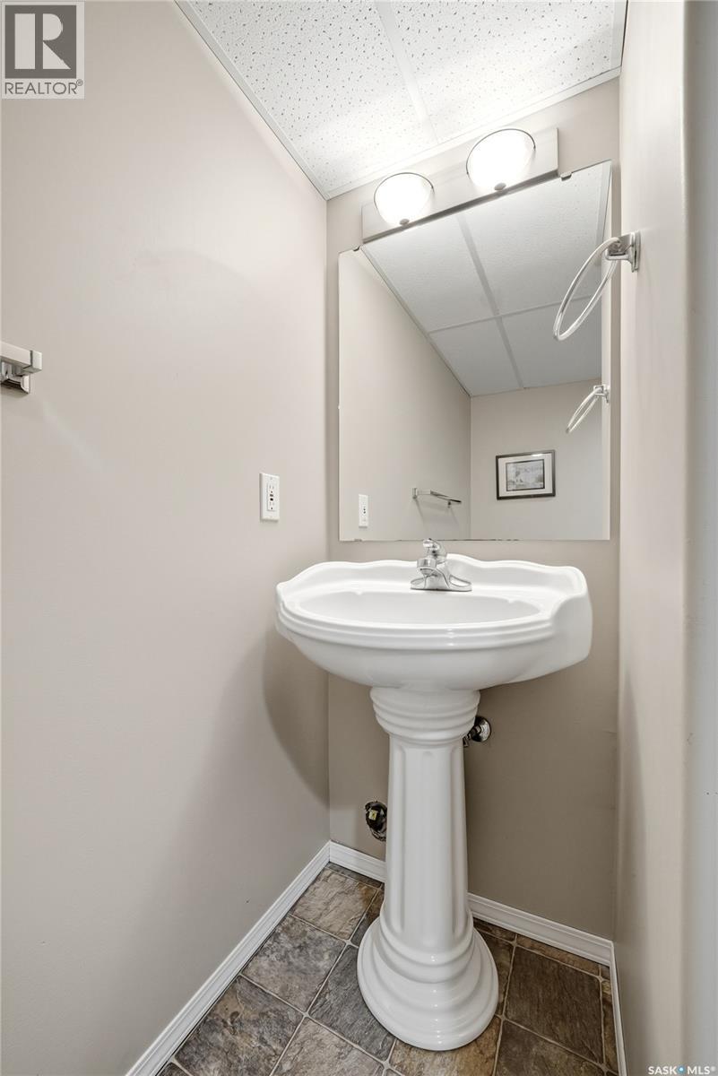 28 Rosedale Avenue, Katepwa Beach, SK - Indoor Photo Showing Bathroom