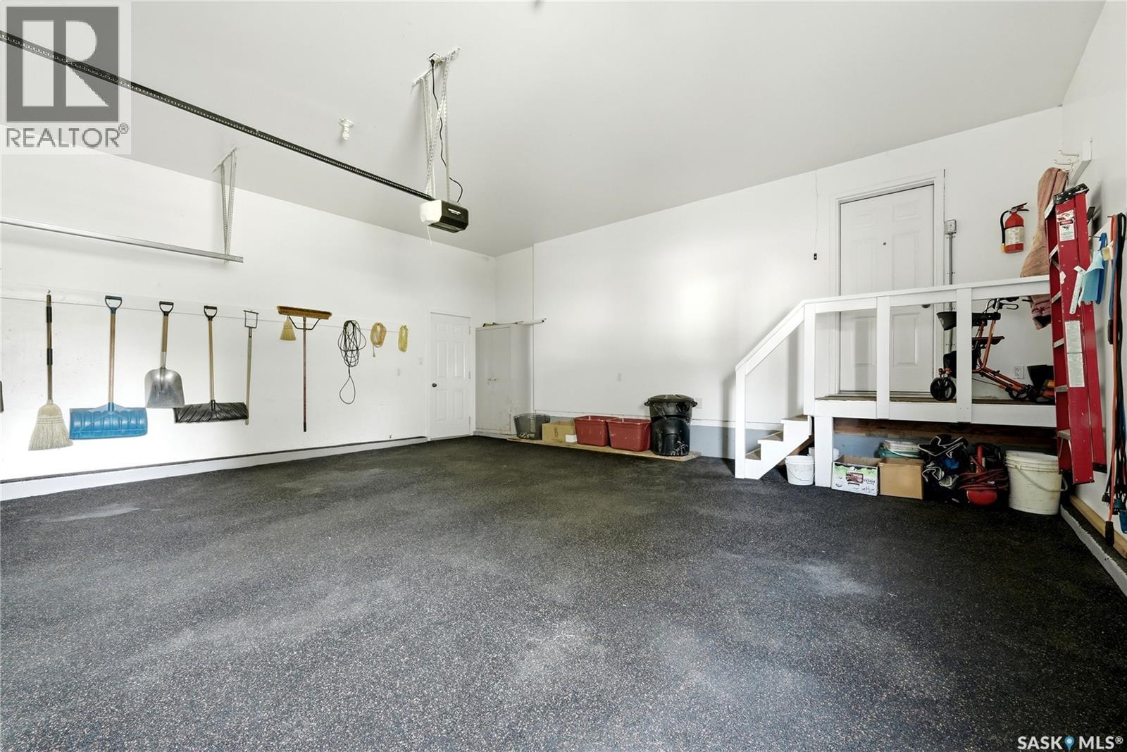 28 Rosedale Avenue, Katepwa Beach, SK - Indoor Photo Showing Garage
