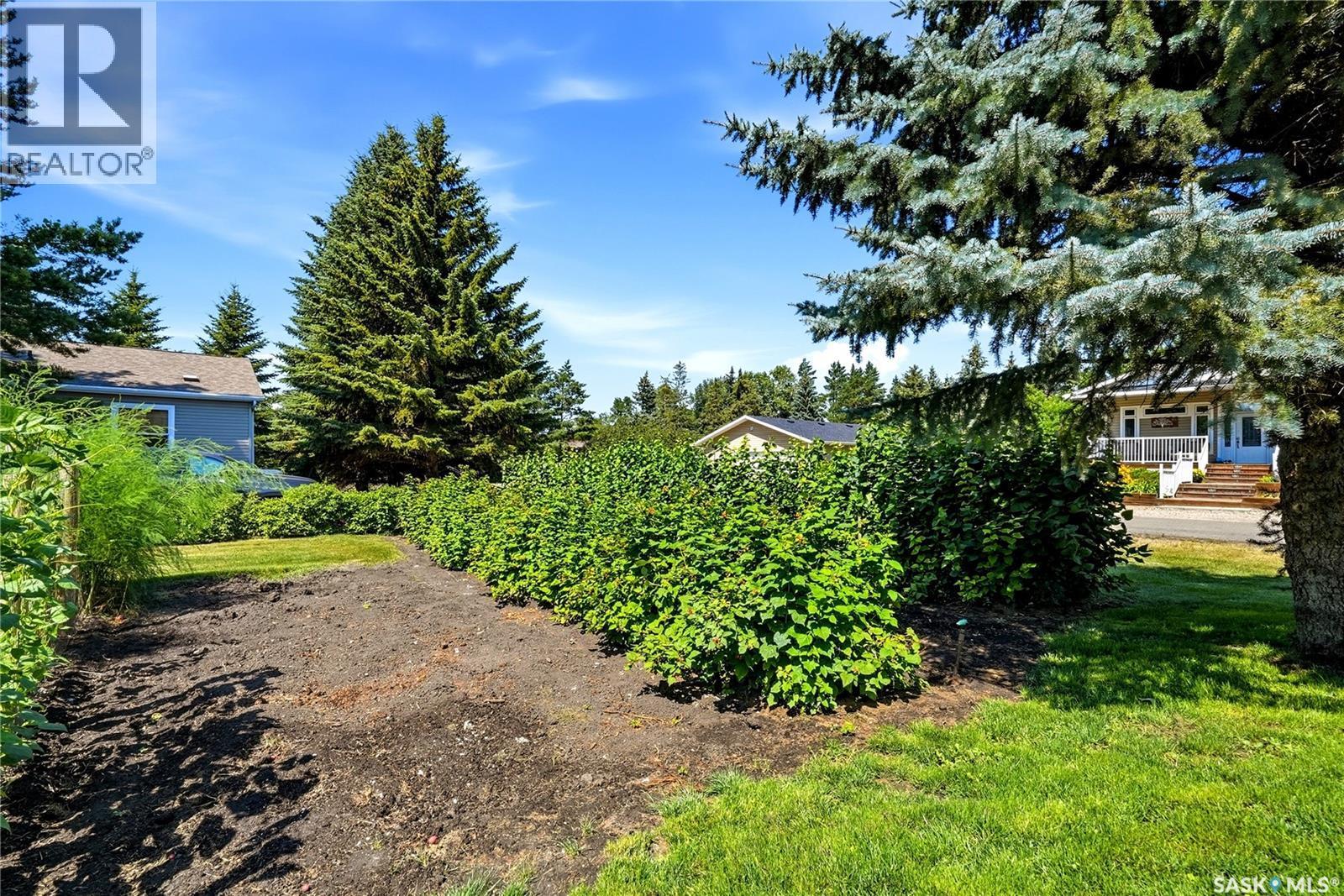 28 Rosedale Avenue, Katepwa Beach, SK - Outdoor