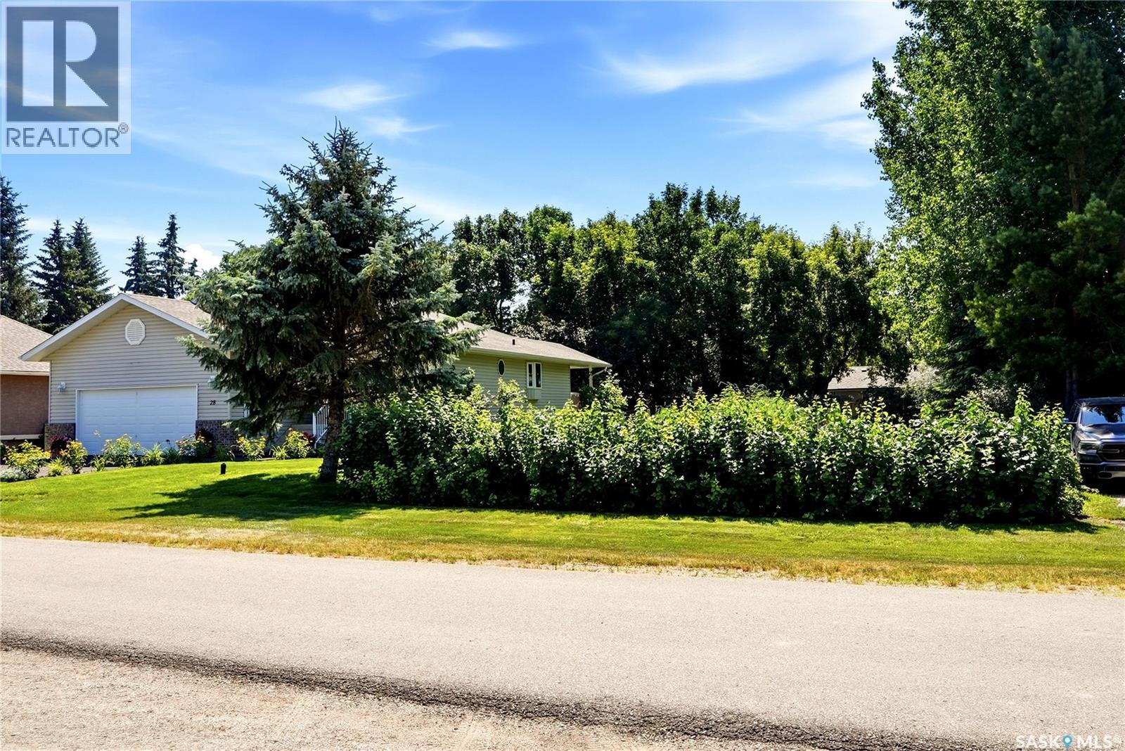 28 Rosedale Avenue, Katepwa Beach, SK - Outdoor