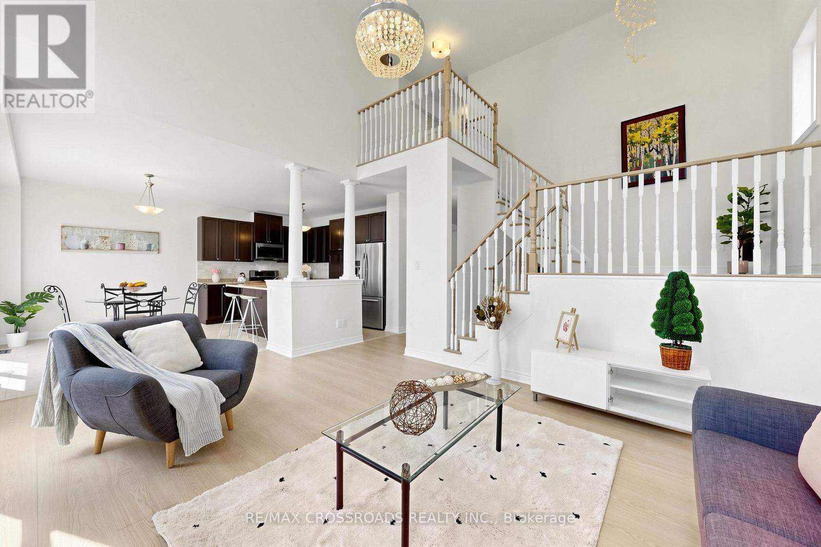 55 John Link Avenue, Georgina, ON - Indoor Photo Showing Living Room