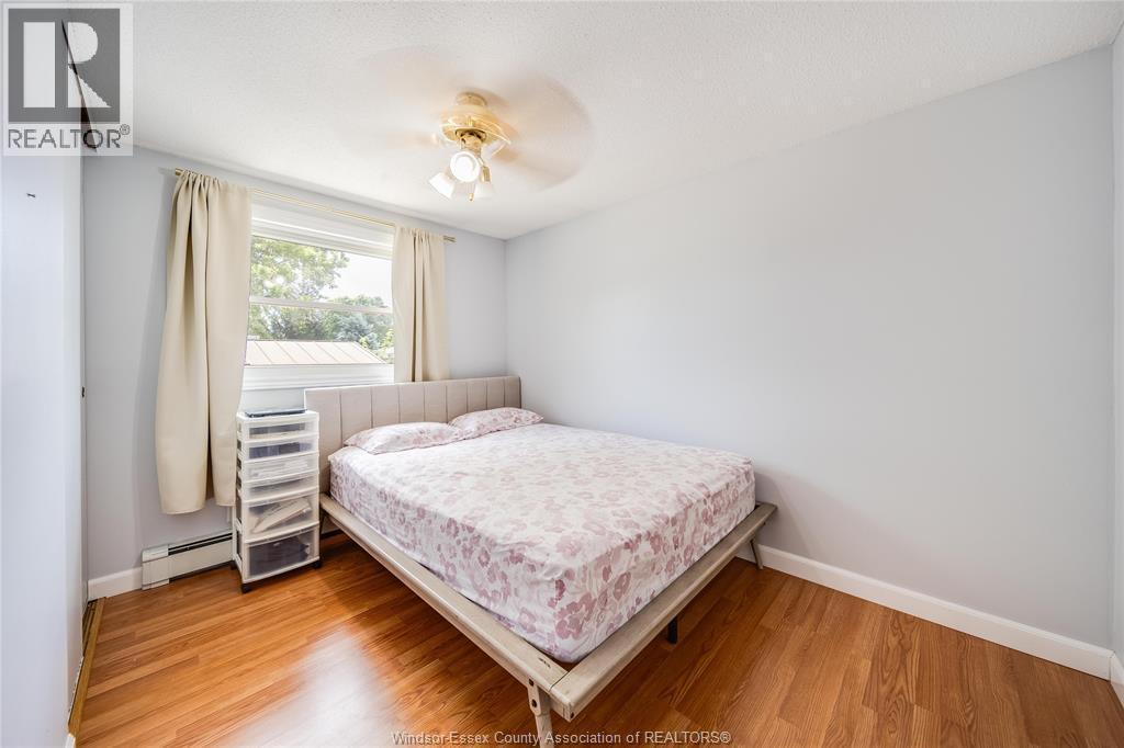 10395 Caledon Court, Windsor, ON - Indoor Photo Showing Bedroom