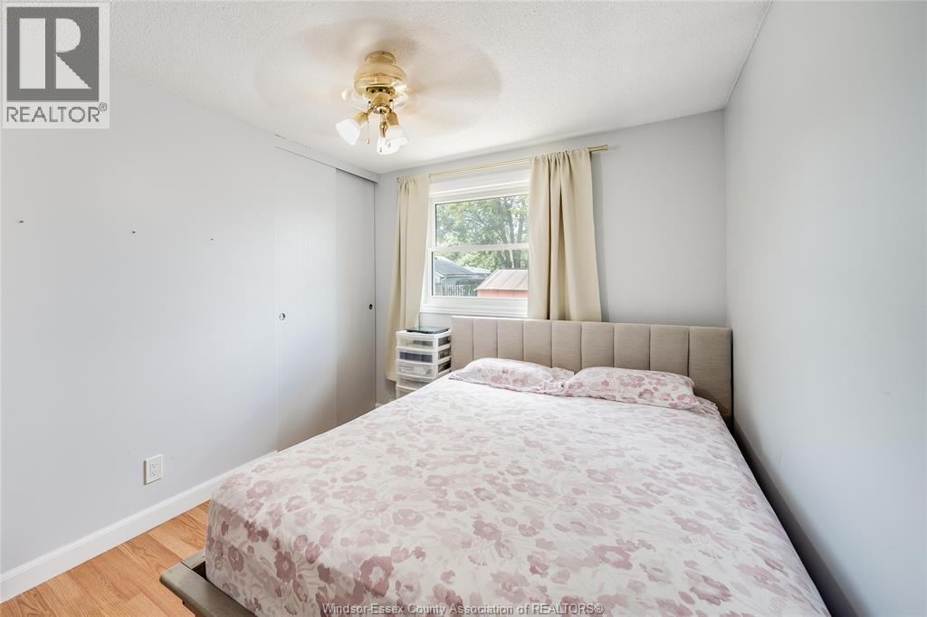 10395 Caledon Court, Windsor, ON - Indoor Photo Showing Bedroom