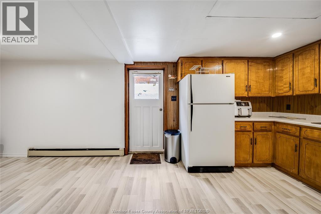 10395 Caledon Court, Windsor, ON - Indoor Photo Showing Kitchen