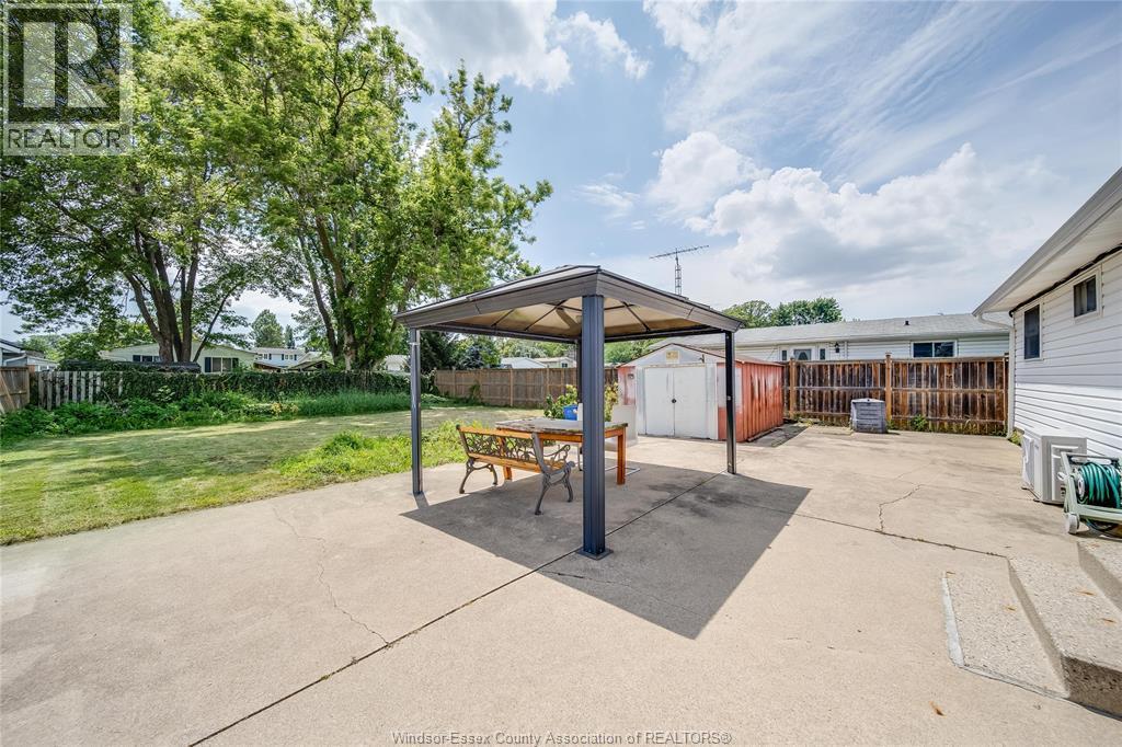 10395 Caledon Court, Windsor, ON - Outdoor