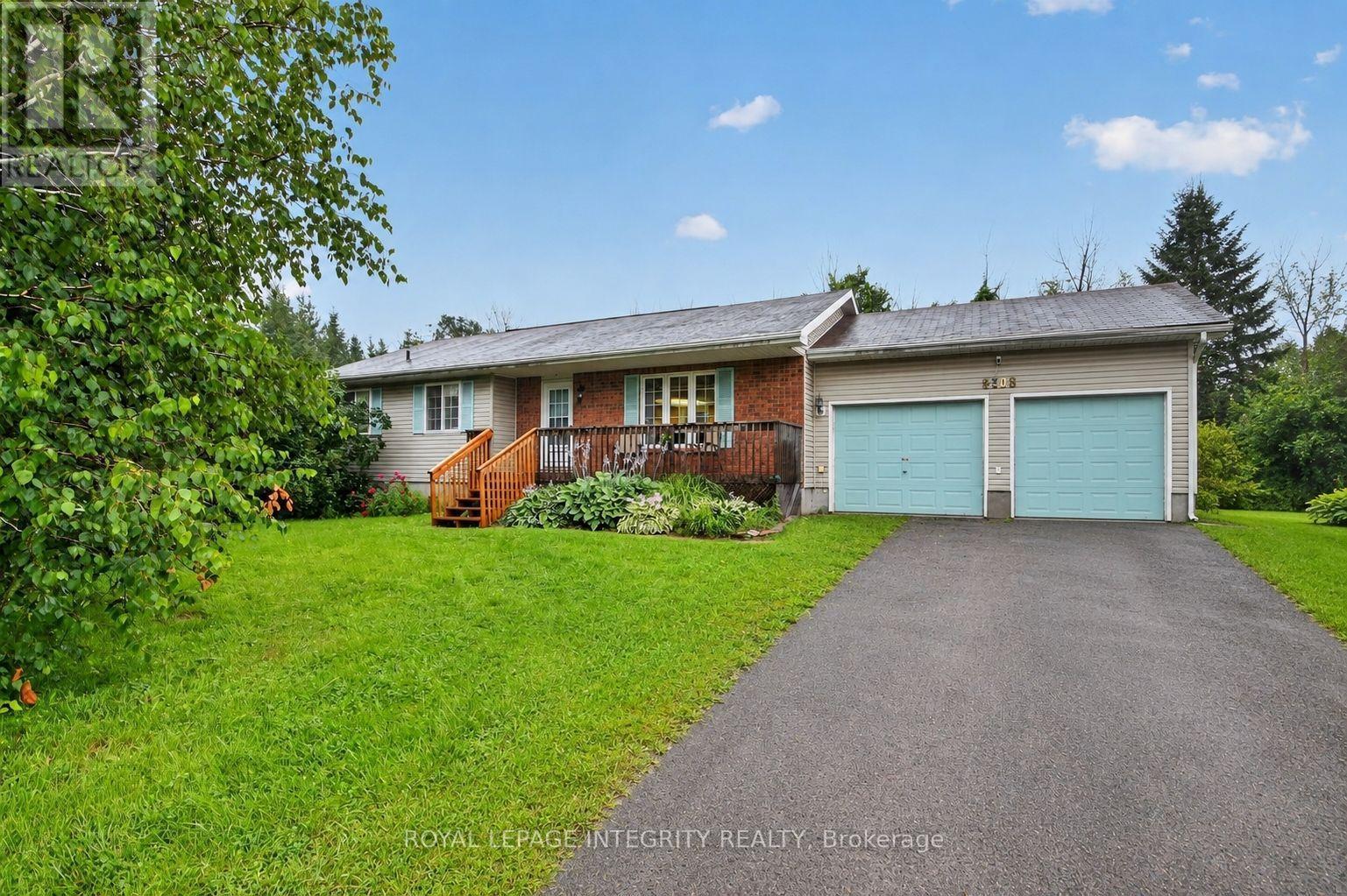 8308 Rosefire Drive, Ottawa, ON - Outdoor With Deck Patio Veranda