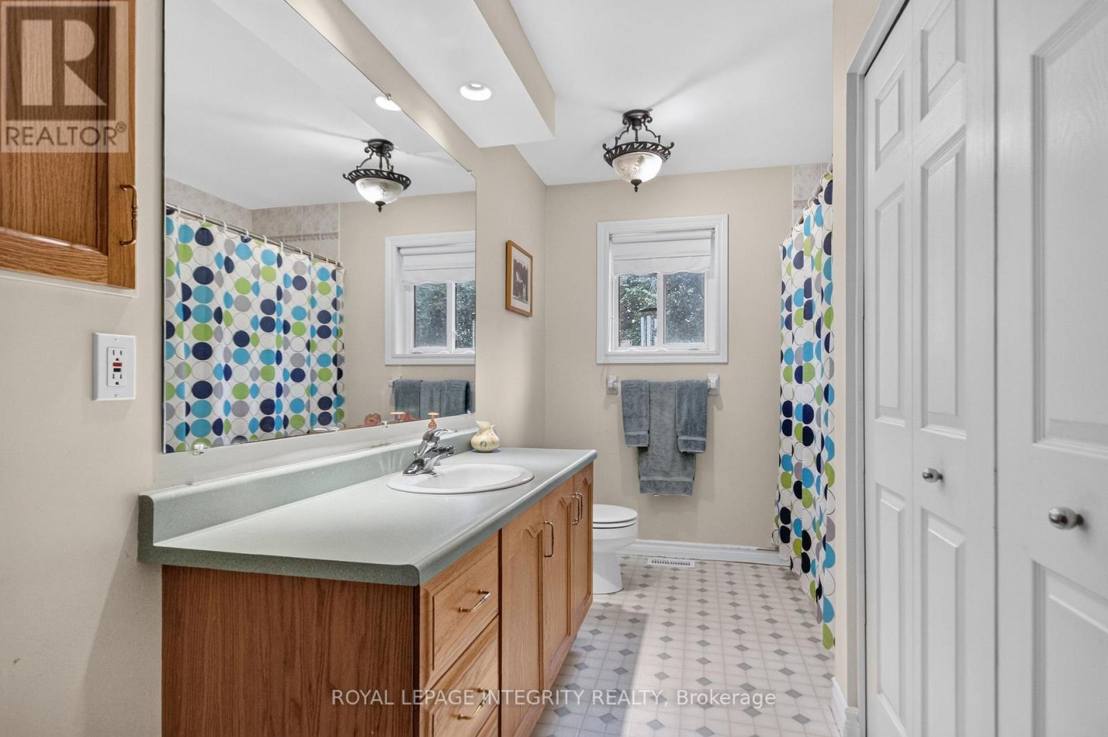8308 Rosefire Drive, Ottawa, ON - Indoor Photo Showing Bathroom