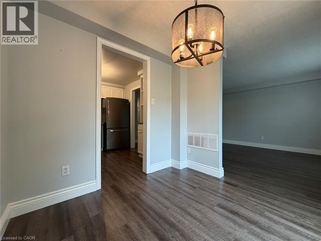 41 Edgemere Drive, Cambridge, ON - Indoor Photo Showing Other Room