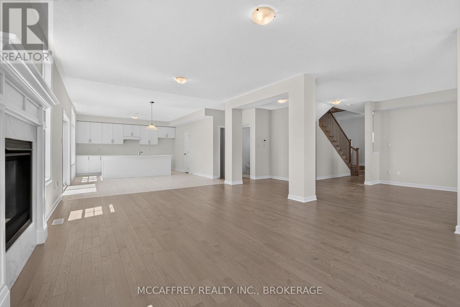 103 Gildersleeve Boulevard, Loyalist (Bath), ON - Indoor Photo Showing Other Room