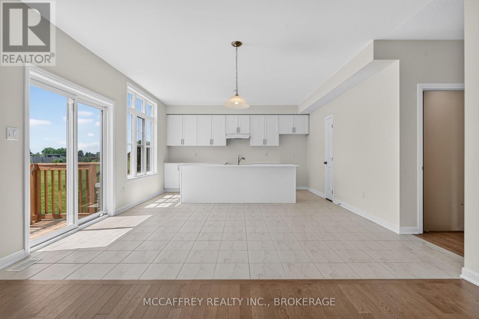 103 Gildersleeve Boulevard, Loyalist (Bath), ON - Indoor Photo Showing Kitchen