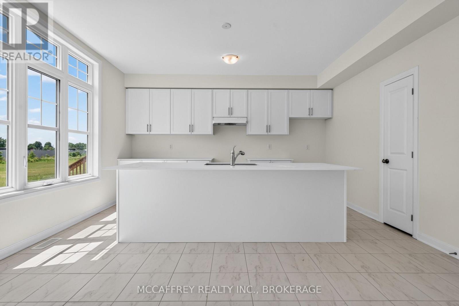 103 Gildersleeve Boulevard, Loyalist (Bath), ON - Indoor