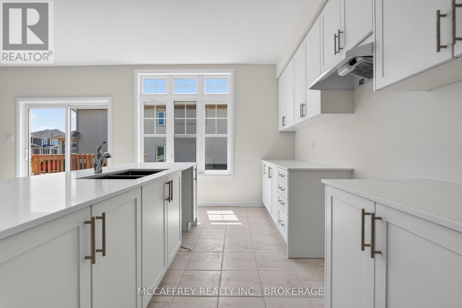 103 Gildersleeve Boulevard, Loyalist (Bath), ON - Indoor Photo Showing Kitchen With Double Sink