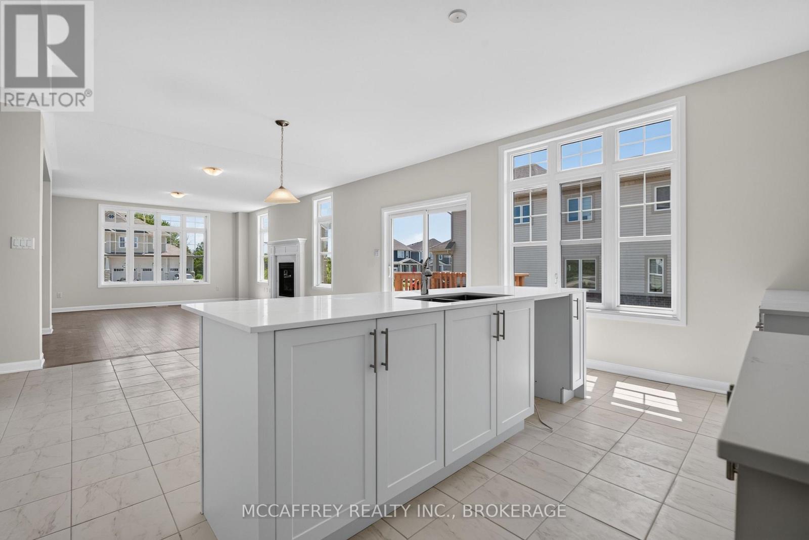 103 Gildersleeve Boulevard, Loyalist (Bath), ON - Indoor