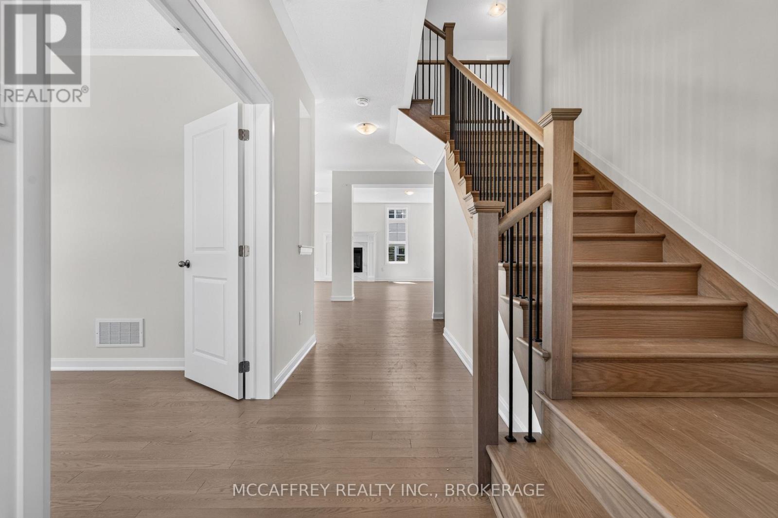 103 Gildersleeve Boulevard, Loyalist (Bath), ON - Indoor Photo Showing Other Room