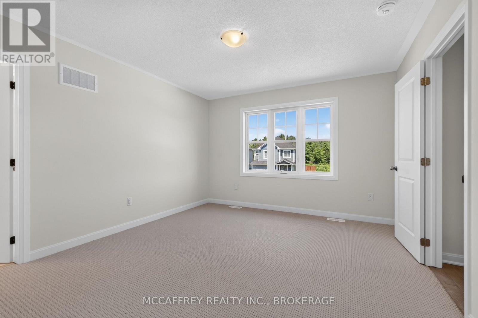 103 Gildersleeve Boulevard, Loyalist (Bath), ON - Indoor Photo Showing Other Room