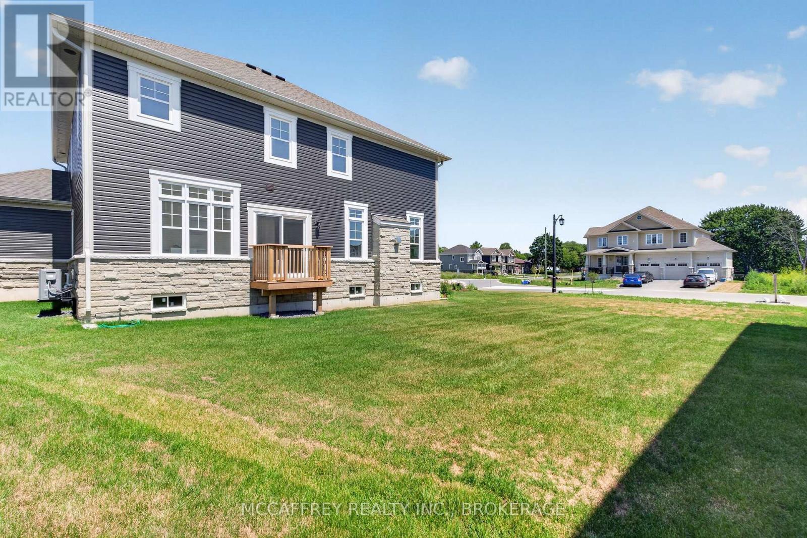 103 Gildersleeve Boulevard, Loyalist (Bath), ON - Outdoor
