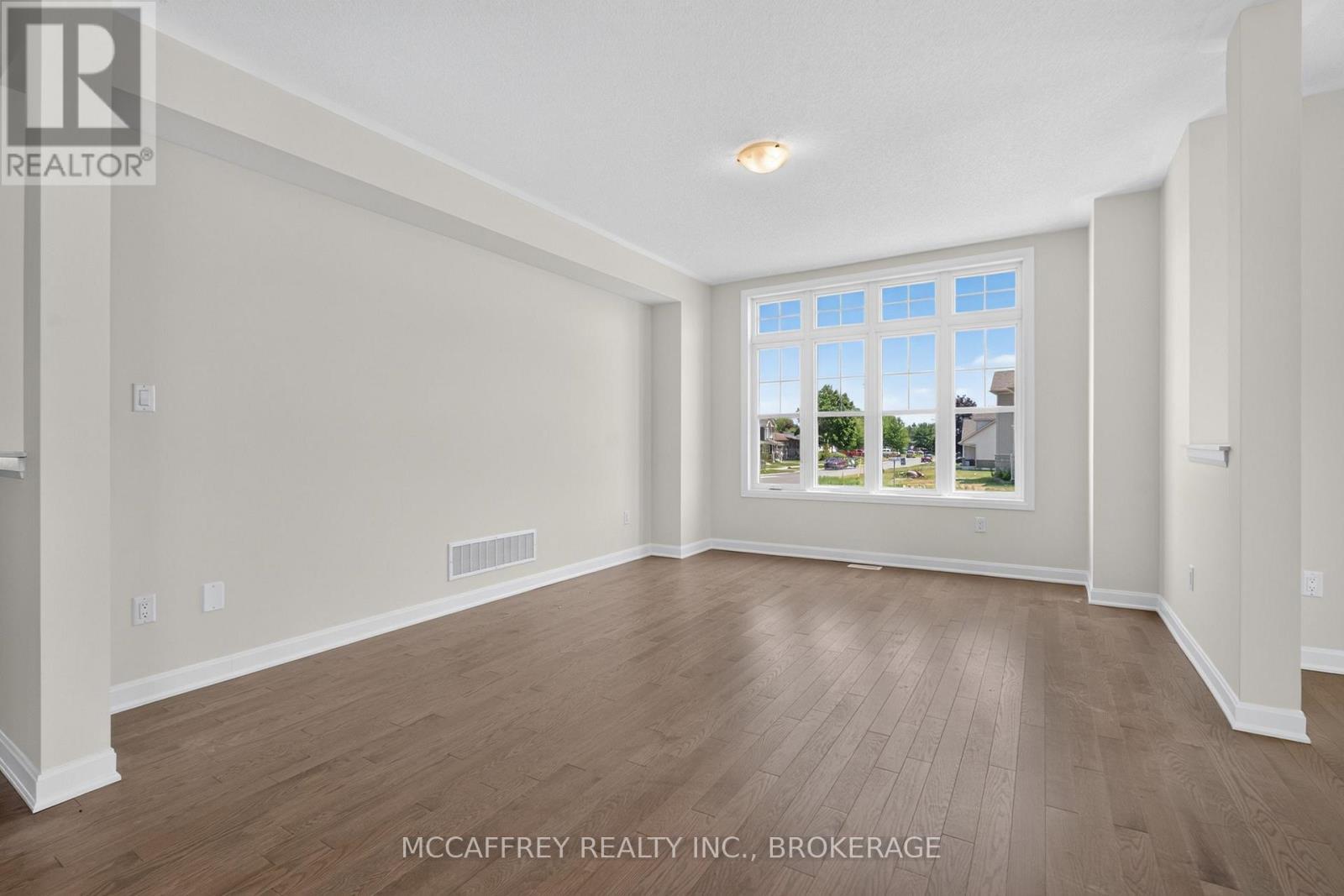 103 Gildersleeve Boulevard, Loyalist (Bath), ON - Indoor Photo Showing Other Room