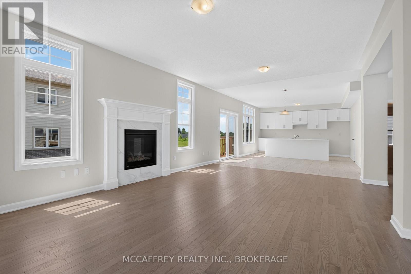 103 Gildersleeve Boulevard, Loyalist (Bath), ON - Indoor Photo Showing Living Room With Fireplace