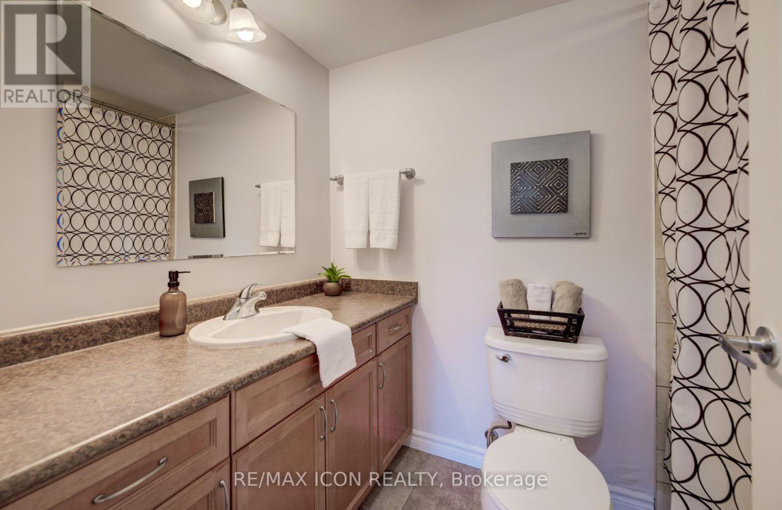 118 - 8 Harris Street, Cambridge, ON - Indoor Photo Showing Bathroom